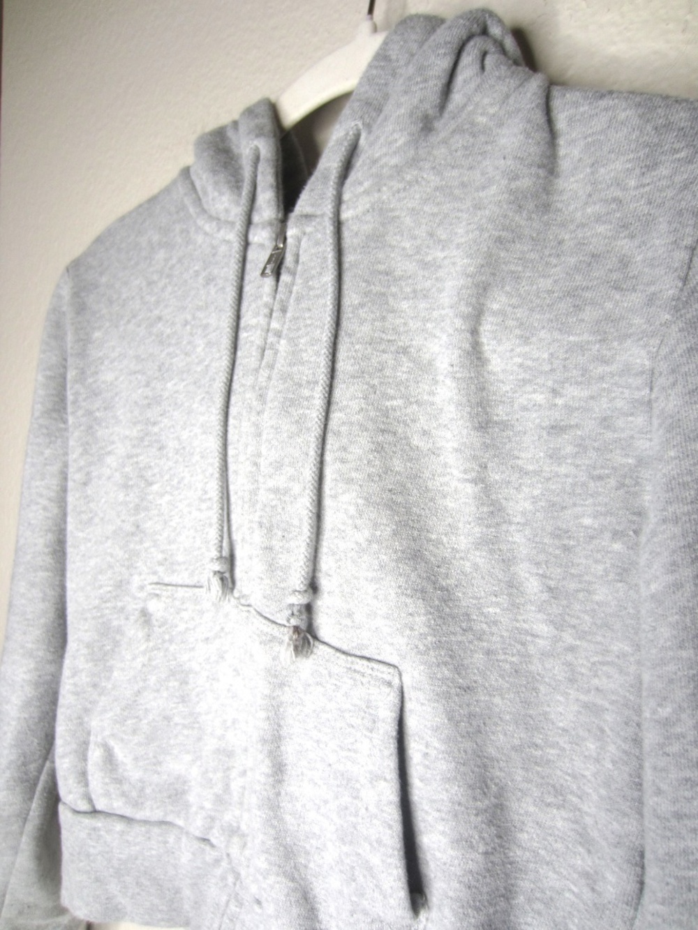Brandy Melville| Grey Zip Up Cropped Hoodie - Picture 3 of 5
